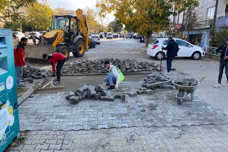 Süleymanpaşa Belediyesi Olumsuz Hava Şartlarına Rağmen Yol Çalışmalarına Devam Ediyor