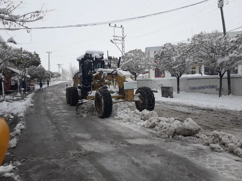 İpekyolu Belediyesi kapanan mahallerin yollarını açıyor