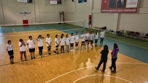 Gençler ve çocuklar belediyenin spor faaliyetlerinden yararlandı