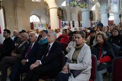 Çeşme Belediyesi’nden Sağlık Semineri: Vatandaşlara Ağrı ve Fizik Tedavi Uygulamalı Semineri