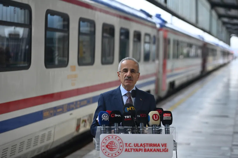 “TURİSTİK TATVAN TRENİ, 1262 KM MESAFEYİ 28 SAATTE TAMAMLAYACAK”