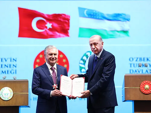 Özbekistan Cumhurbaşkanı Mirziyoyev’e Devlet Nişanı tevcih edildi