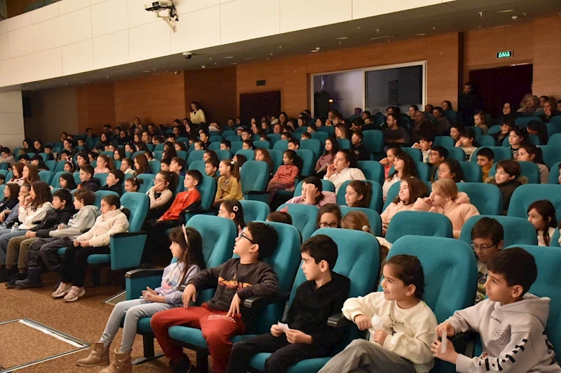 -“GEÇMEM GEREK”  ADLI ÇOCUK OYUNU YOĞUN İLGİ GÖRDÜ