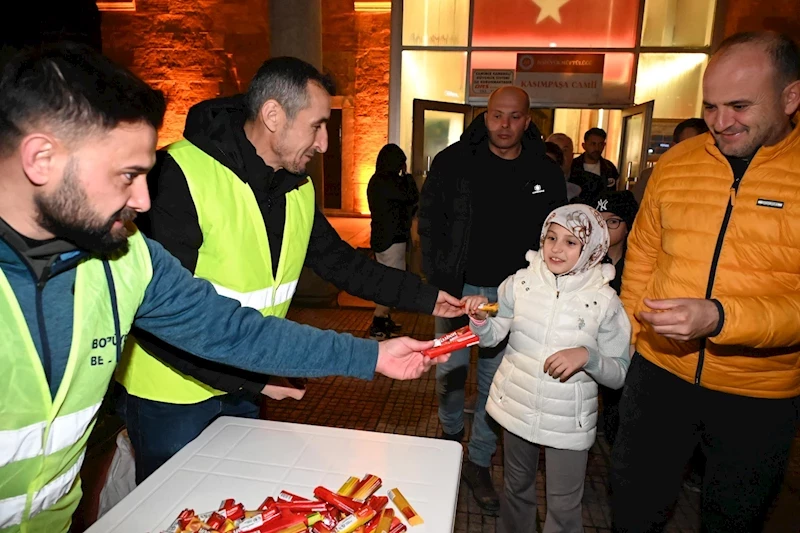 -MİRAÇ KANDİLİ’NDE DE MEVLİT ŞEKERLERİ BOZÜYÜK BELEDİYESİ’NDEN