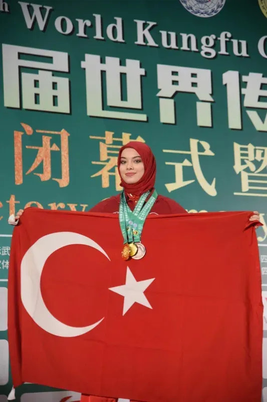 Sakaryalı Wushu Kung-fu Sporcuları Çin