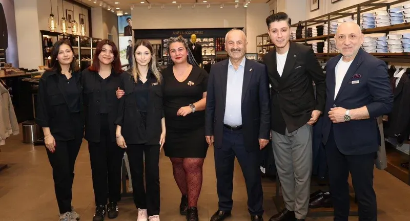 Gebze Belediye Başkanı Zinnur Büyükgöz, Gebze Center Esnafını Ziyaret Etti