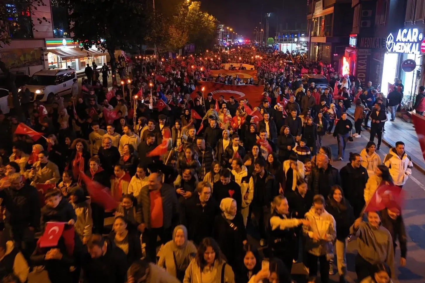 Düzce’de binlerce kişi Cumhuriyet Yürüyüşünde buluştu