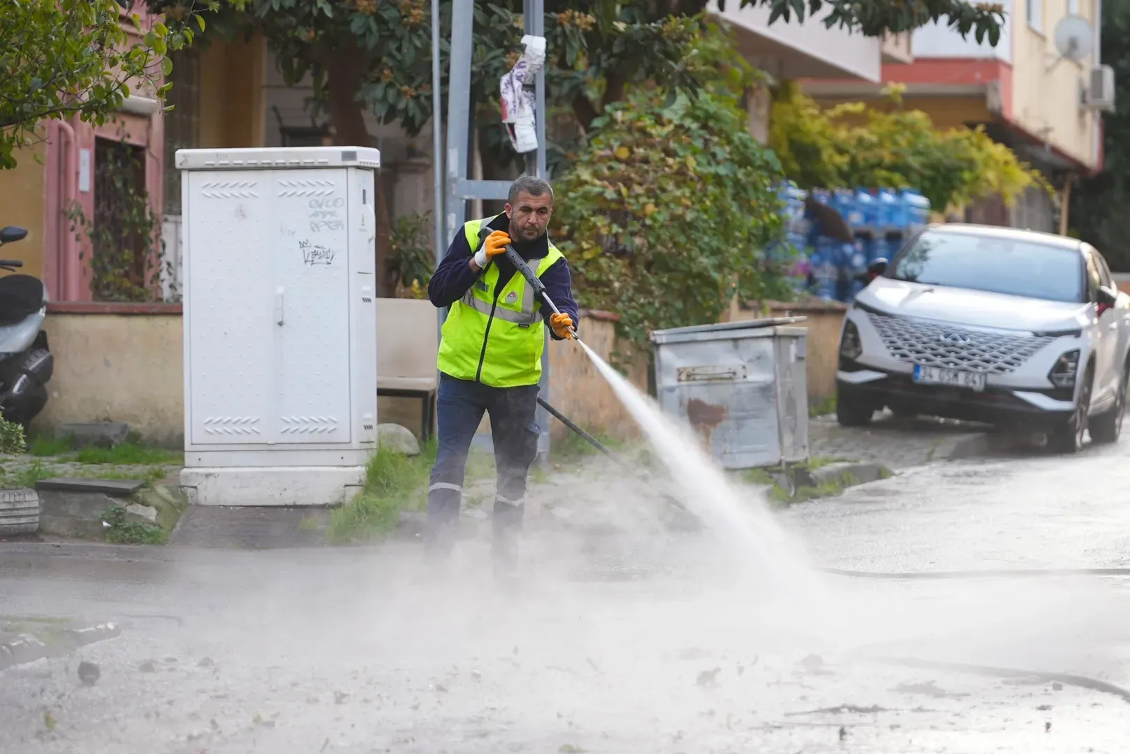 İstanbul Maltepe’de toplu temizlik seferberliği sürüyor