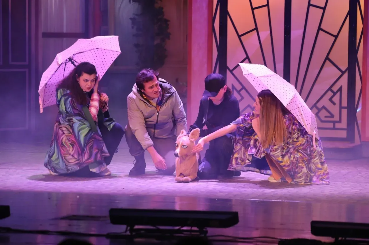 Bursa Şehir Tiyatrosu perdelerini öğretmenler için açıyor