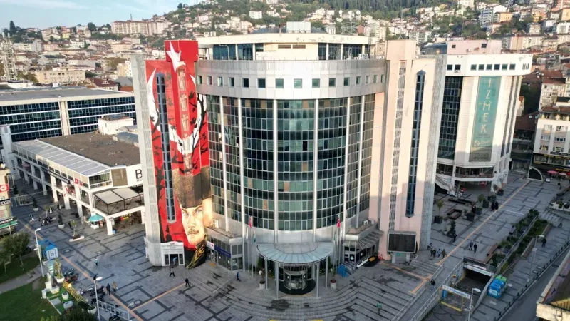 İzmit Belediyesi Atatürk