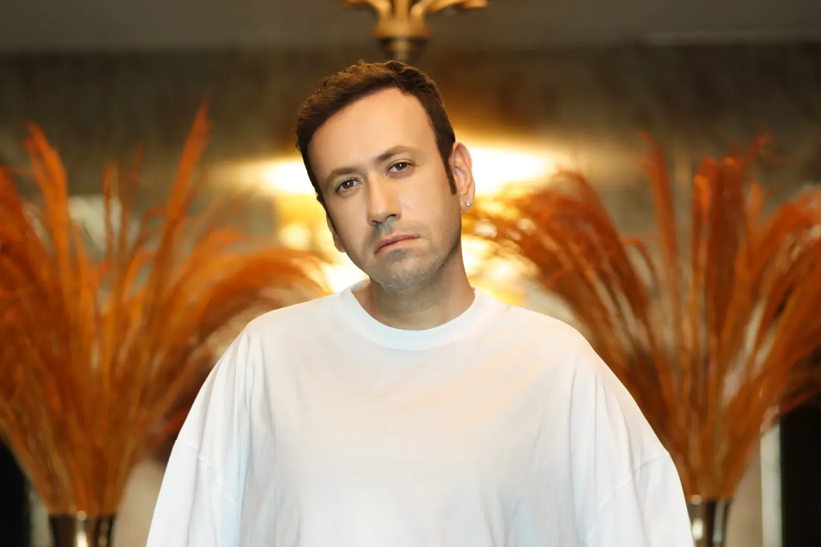 Murat Dalkılıç’tan yılın sürprizi! Sahne ve medya Özgür Aras’a emanet