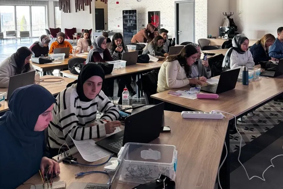 Kayseri Bilişim Akademisi’nde ücretsiz ders zili çaldı