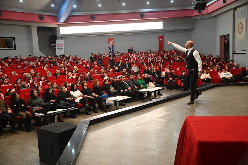 Manisa Düzenlenen Yüzlerce Etkinlikle Yaşayan Bir Kent Haline Geldi