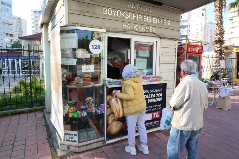 Antalyalılar ‘Halk Ekmek’i çok sevdi