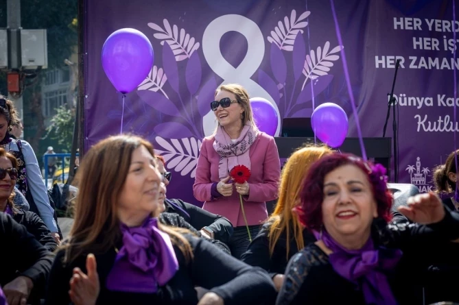 Kadınlar Seslerini Konak’tan Duyurdu