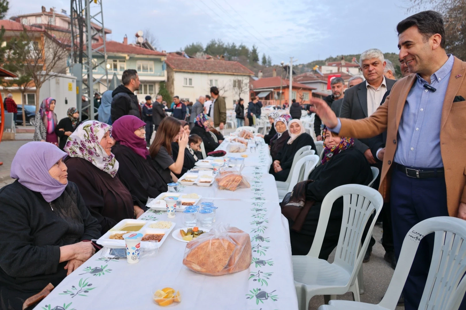 Bilecik Valisi Aygöl, Karaköylülerle buluştu