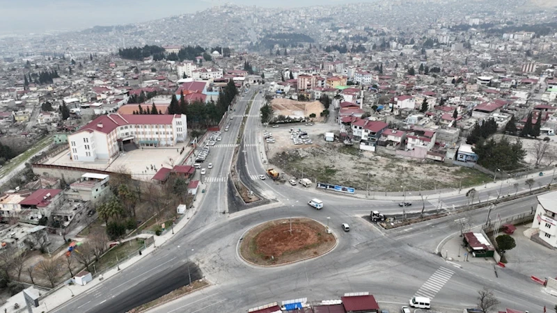 Büyükşehir, Sütçü İmam Kavşağı’nda Yenilemelerini Sürdürüyor