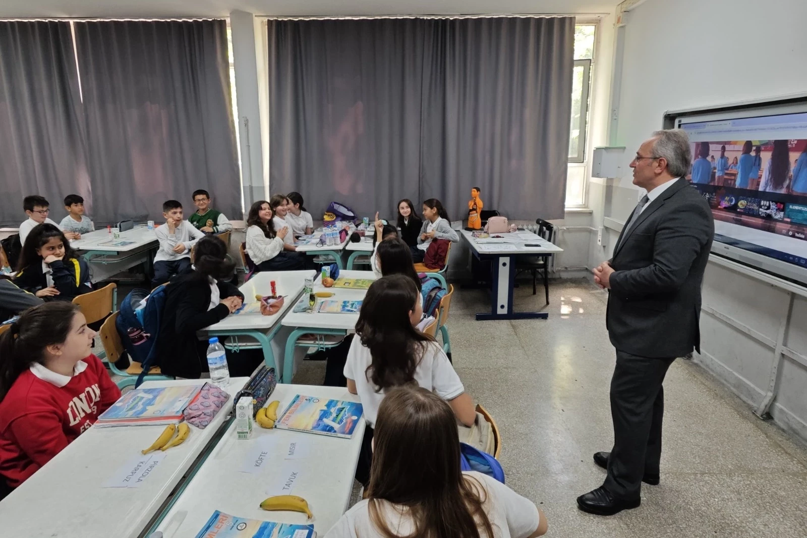 Bursa’da tüm ilçelerde eş zamanlı ders işlendi... İlk ders 