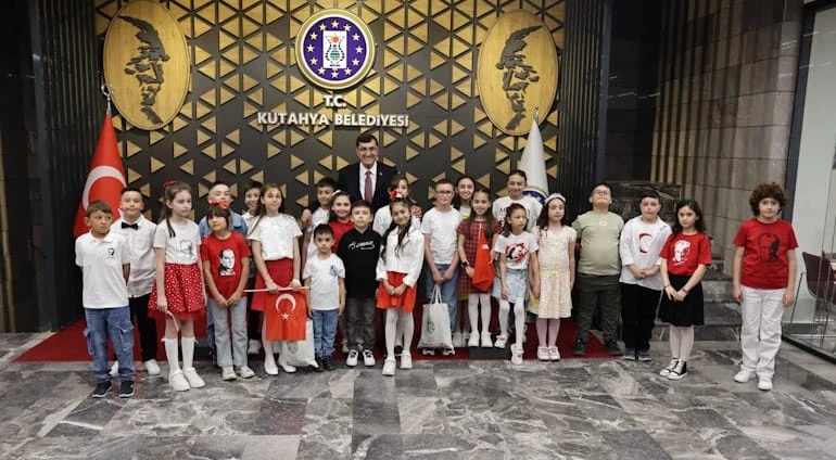 BELEDİYE BAŞKANIMIZ EYÜP KAHVECİ MAKAMI 43 ÇOCUĞUMUZA DEVRETTİ