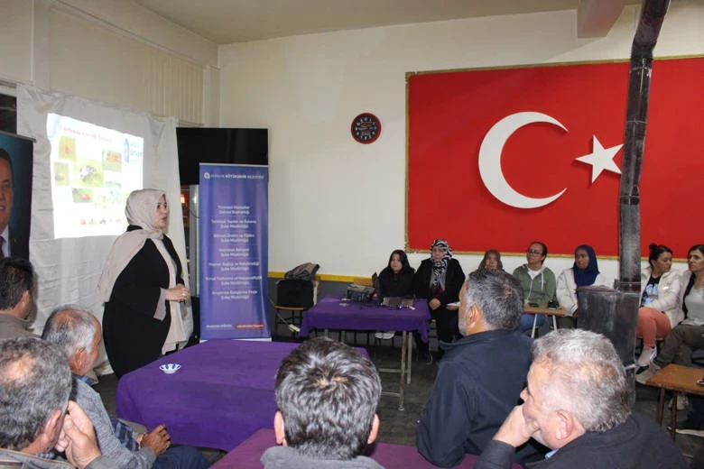 Elmalı’da çiftçilere biyolojik mücadele eğitimi