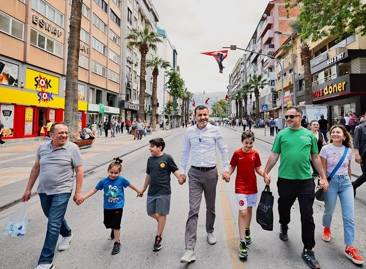 Başkan Çavuşoğlu’nun insan odaklı şehir vizyonu Gazi Bulvarı’nda hayat buldu