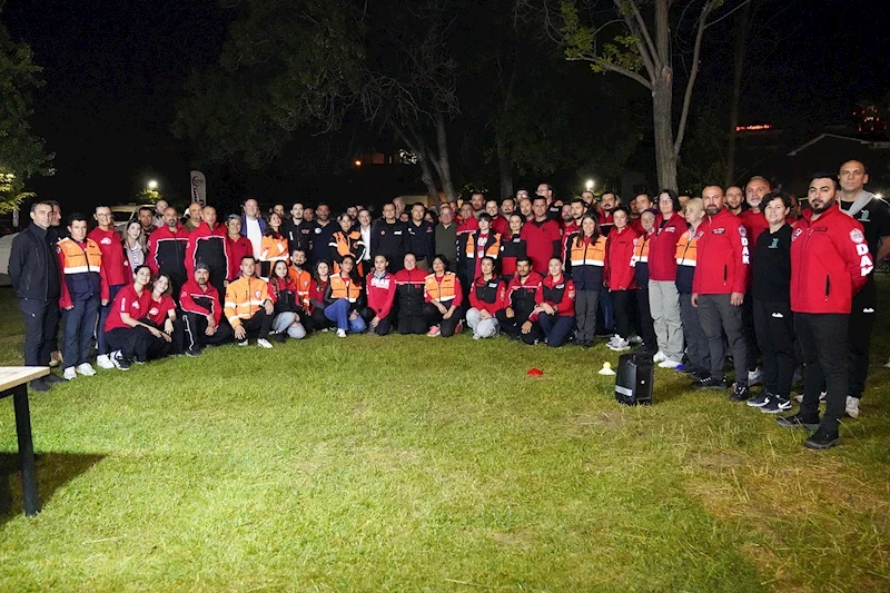 ARAMA KURTARMA PROFESYONELLERİ VE GÖNÜLLÜLERİ KAMPTA BULUŞTU