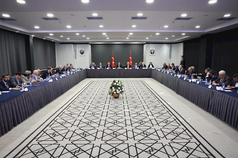 Büyükkılıç, AK Parti Yerel Yönetimler Toplantısı’na Katıldı