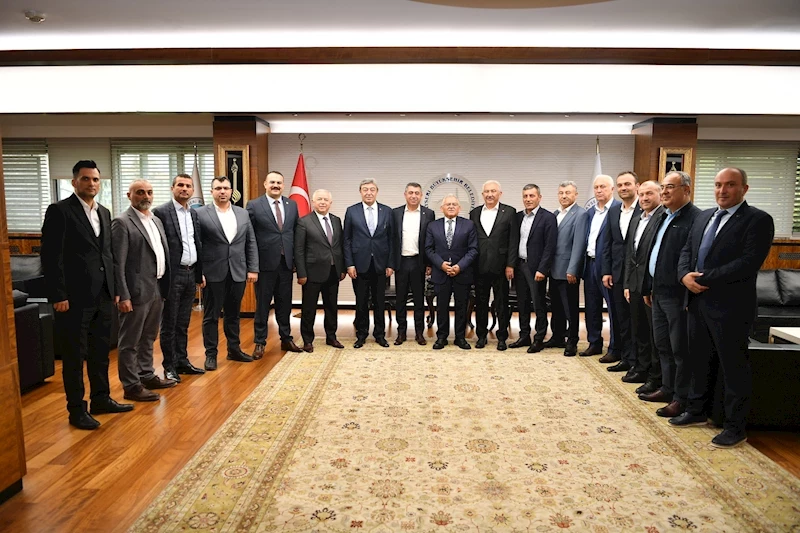 Başkan Büyükkılıç, Türk-İş Heyetini Ağırladı