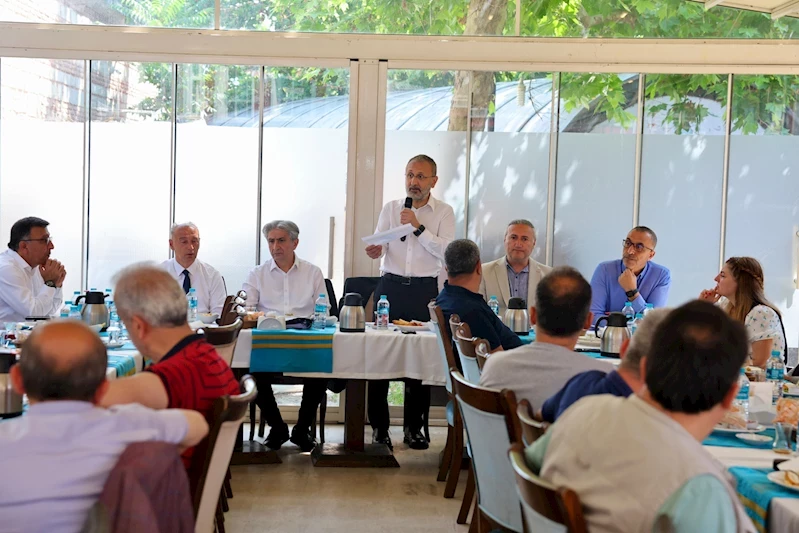 Eyüpsultan’da spora güçlü destek: Başkan Özmen spor kulüpleriyle buluştu