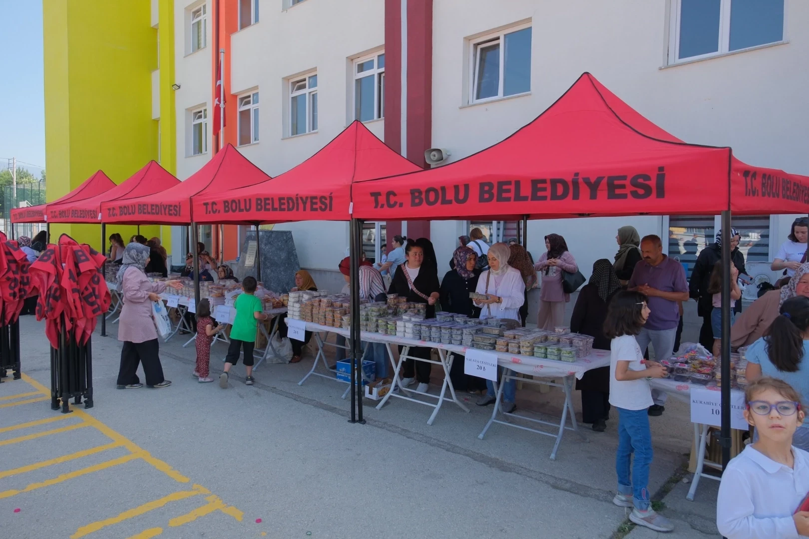 Düğün yapanlara masa-sandalye-çadır bedava