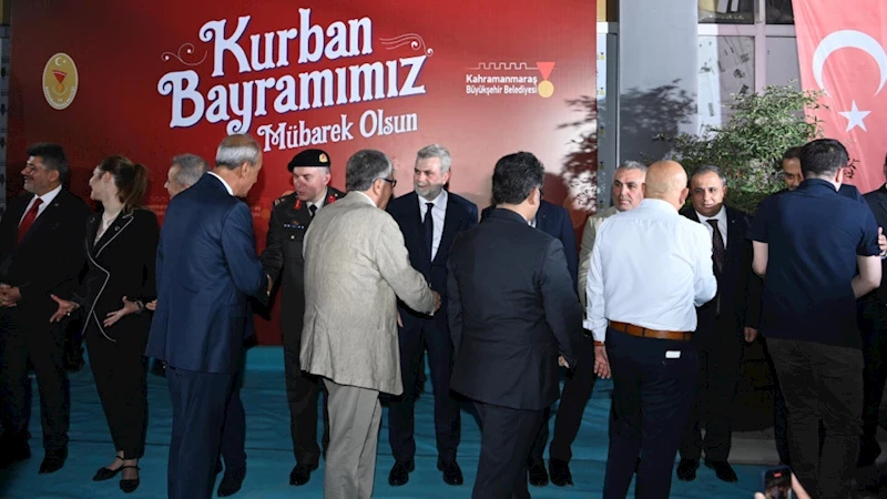 Geleneksel Bayramlaşma Töreninde Şehir Protokolü ve Vatandaşlar Bir Araya Geldi