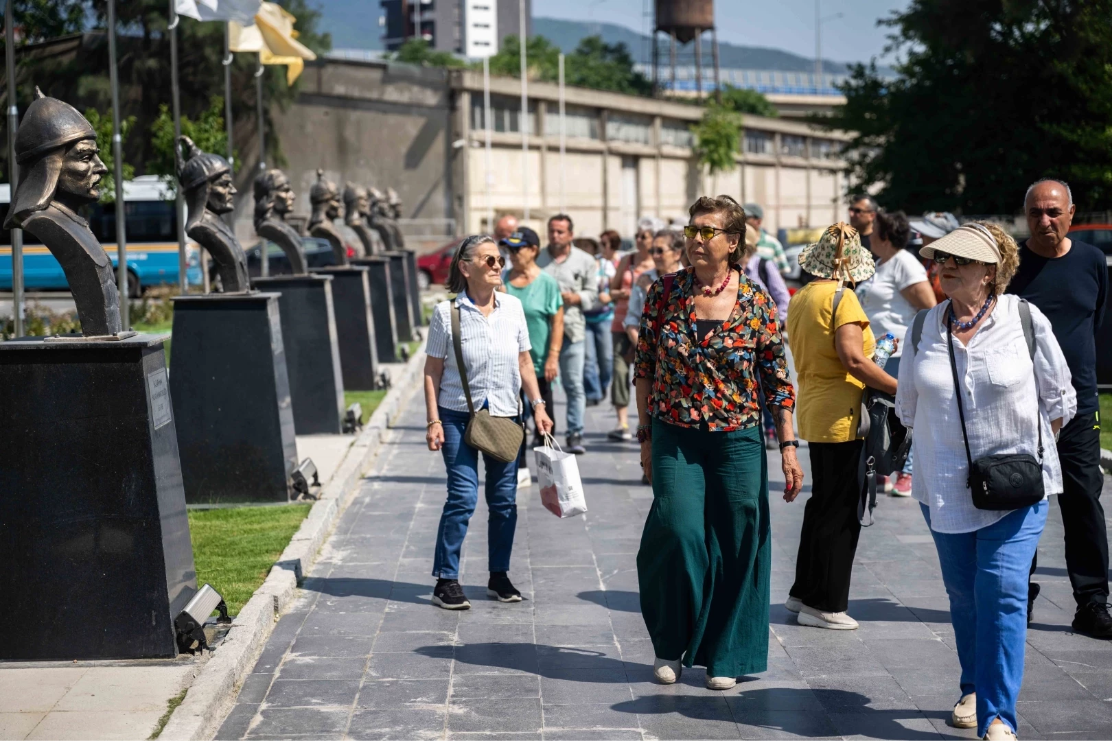 İzmir Bornova’da çınarlar için tarih ve doğa gezisi