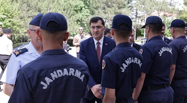 BELEDİYE BAŞKANIMIZ EYÜP KAHVECİ’DEN GÜVENLİK GÜÇLERİMİZE KURBAN BAYRAMI ZİYARETİ