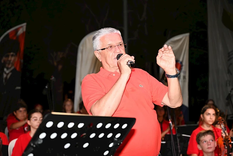 Kemer’de Zafer Bayramı coşkusu