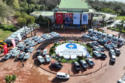 Antalya Büyükşehir Belediyesi araç filosunu güçlendirdi