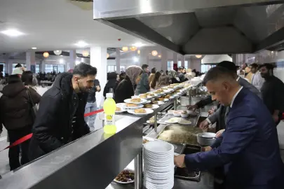 AİÇÜ’de ilk iftar öğrencilerle açıldı