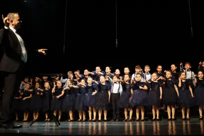 Bursa Nilüfer’de üç koro aynı sahnede buluştu