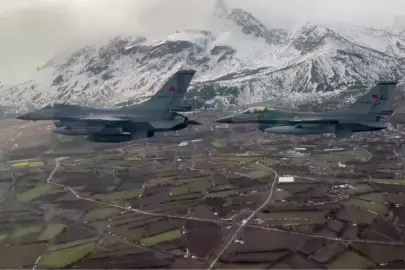 Erzincan semalarında muharip uçak geçişi