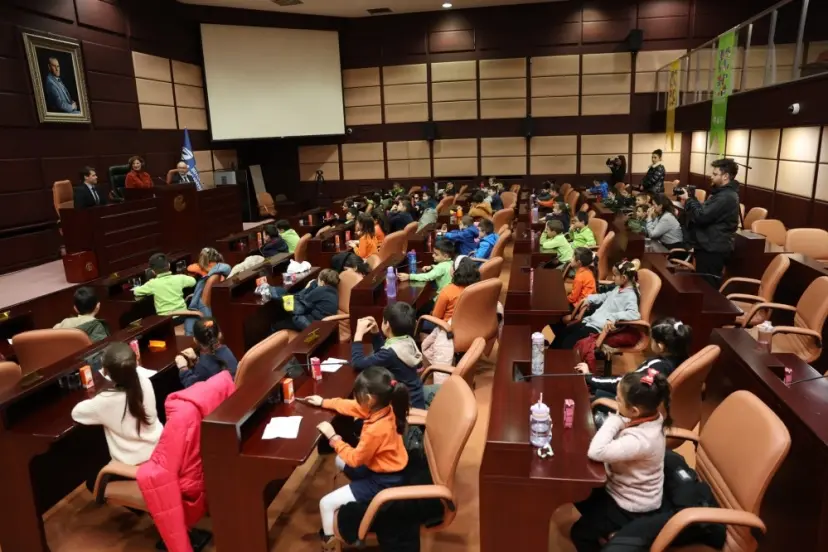 Eskişehirli minik öğrencilerden Başkan Ünlüce’ye anlamlı ziyaret