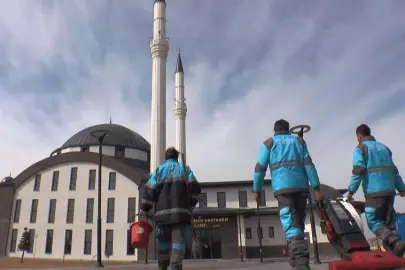 Kayseri Kocasinan'da ramazan öncesi camilerde temizlik seferberliği