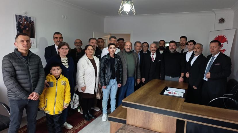 MERKEZ ANA PARTİ 1. OLAĞANÜSTÜ KONGRESİNİ GERÇEKLEŞTİRDİ