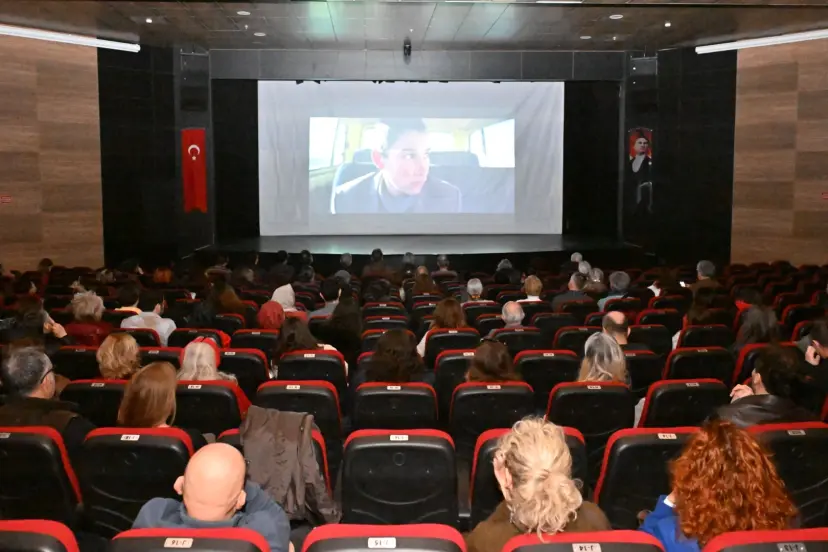 Ödüllere doymayan “Tavşan İmparatorluğu” izleyiciyle buluştu