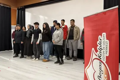 Kocaeli'de Beyaz Kalpler Mehmet Akif Ersoy’u andı