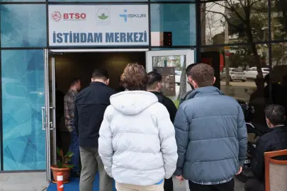 Bursa Osmangazi'de vatandaşlar istihdam buluşmalarıyla iş sahibi oluyor