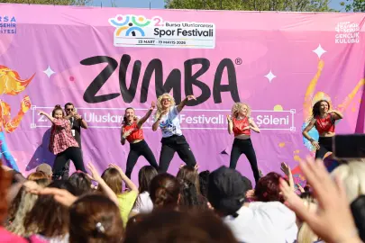 Bursa'da Dünya Dans Günü'ne zumbalı kutlama