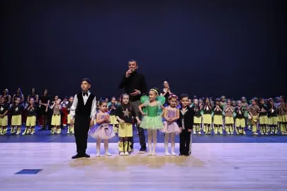 Denizli'de 23 Nisan etkinlikleri miniklerle başladı