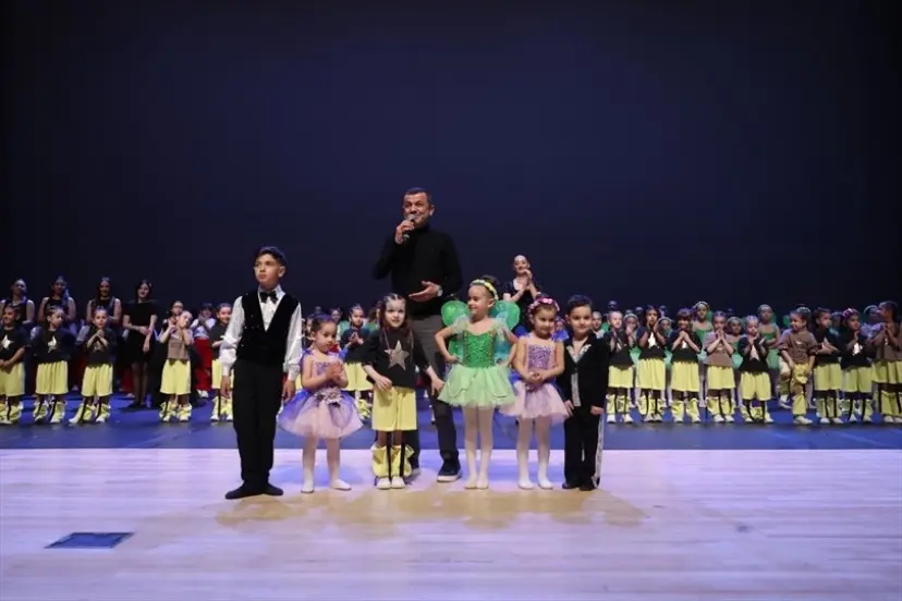 Denizli'de 23 Nisan etkinlikleri miniklerle başladı