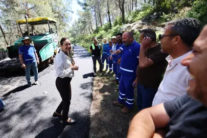 İzmir Efes Selçuk'ta asfaltlama çalışmaları sürüyor