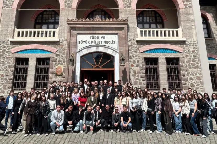 İzmitli öğrenciler Ankara’da motivasyon depoladı