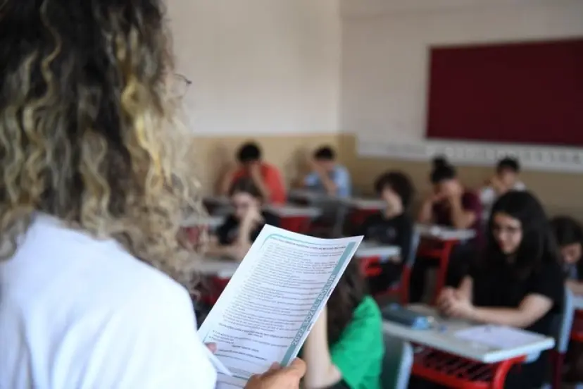 LGS’de yeni uygulama... Sertifikalı okuyucu ve kodlayıcılar görev yapacak